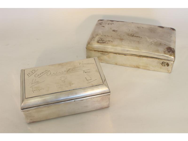DEUX BOÎTES rectangulaires en argent.