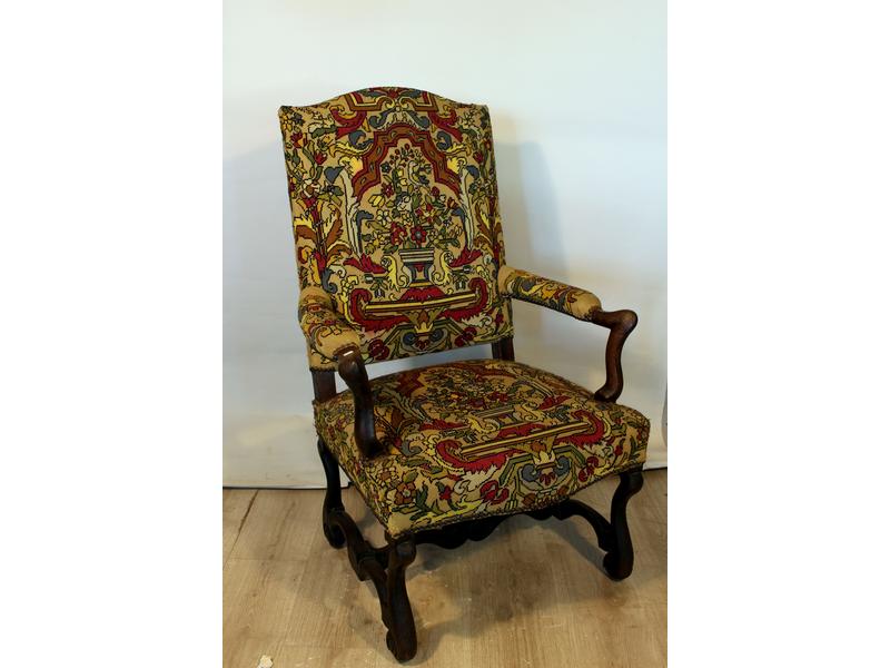 FAUTEUIL à haut dossier en chêne tourné en...
