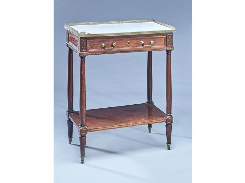 PETITE TABLE desserte en acajou et placage...