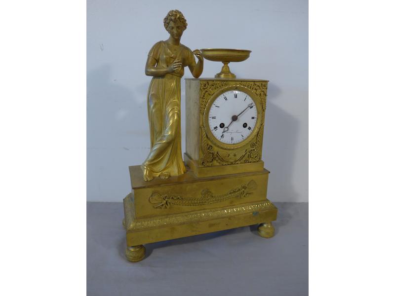 PENDULE borne, en bronze doré et ciselé,...