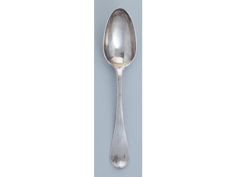 CUILLERE en argent, modèle uni.