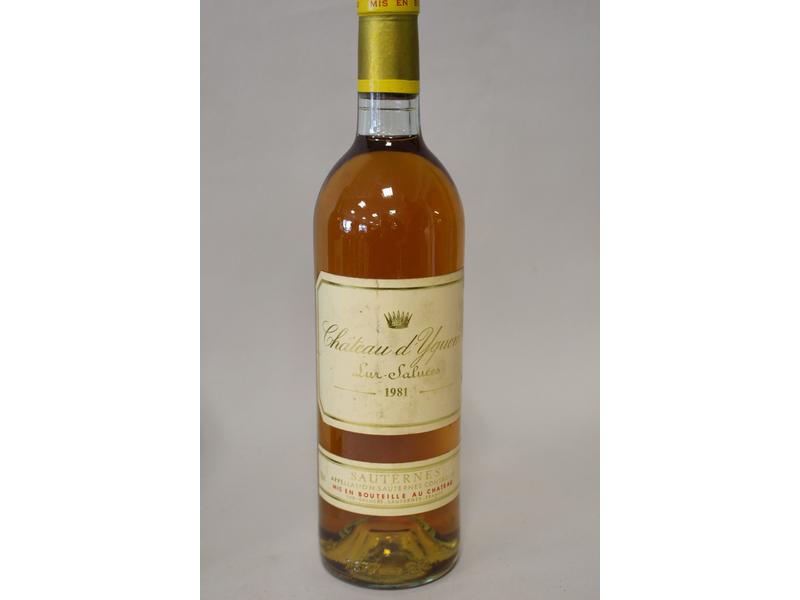 1 Blle CH. D'YQUEM 1er Cru Sup. Sauternes...