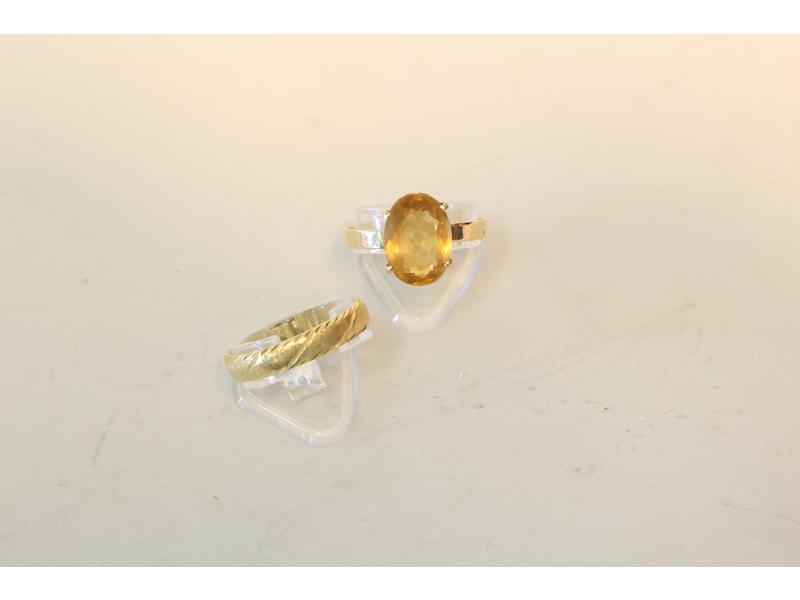 BAGUE en or jaune (750) sertie d'une citrine...