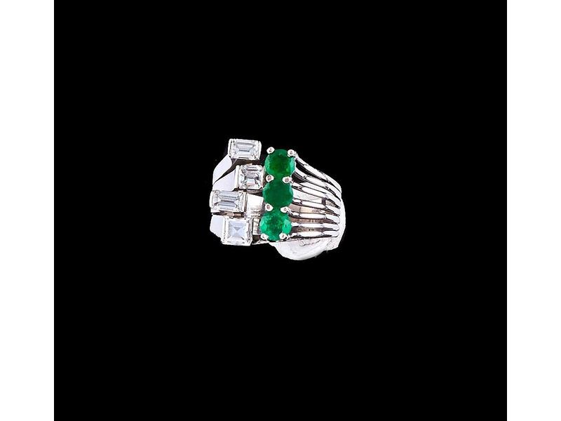 BAGUE en or blanc (750) sertie en gerbe de...