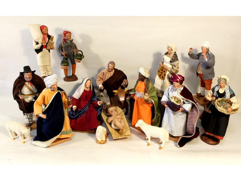 CRECHE composée de figurines en terre cu...