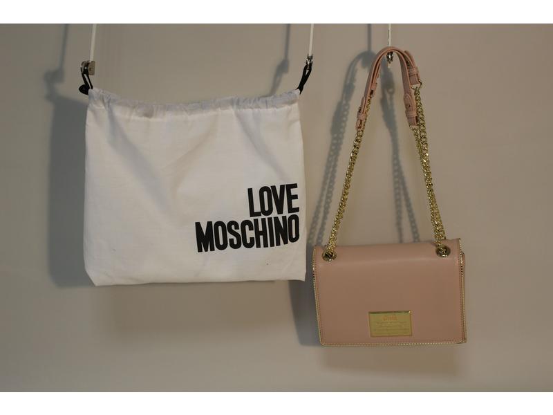 MOSCHINO