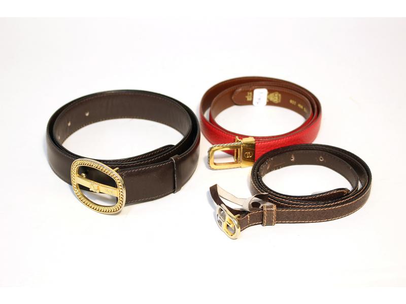 TROIS CEINTURES de femme en cuir marron et...