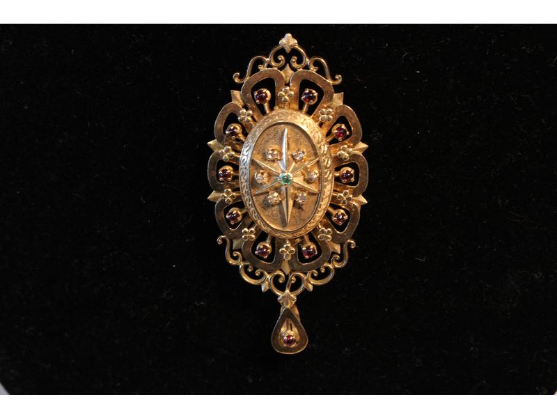 BROCHE-PENDENTIF en or jaune (750) en forme...