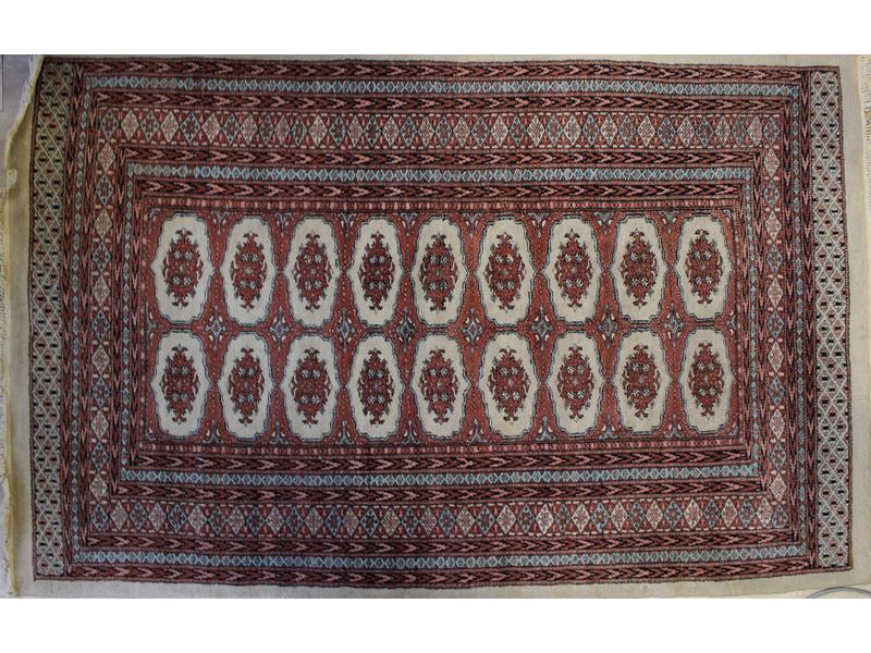 TAPIS rectangulaire en laine à décor de ghüls...