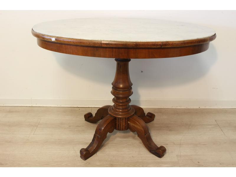 TABLE DE MILIEU formant guéridon ovale en...