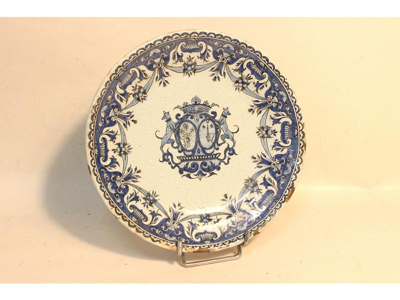 ASSIETTE en faïence émaillée bleu et blanc...