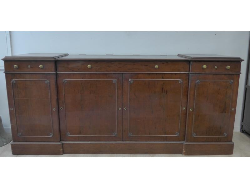 ENFILADE en acajou et placage d'acajou moucheté,...