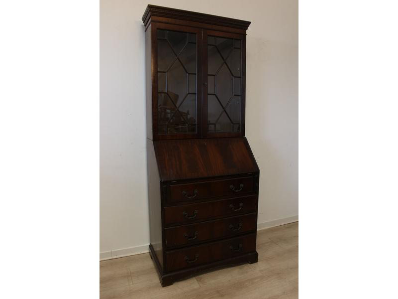 BUREAU SCRIBAN en placage d'acajou ouvrant...