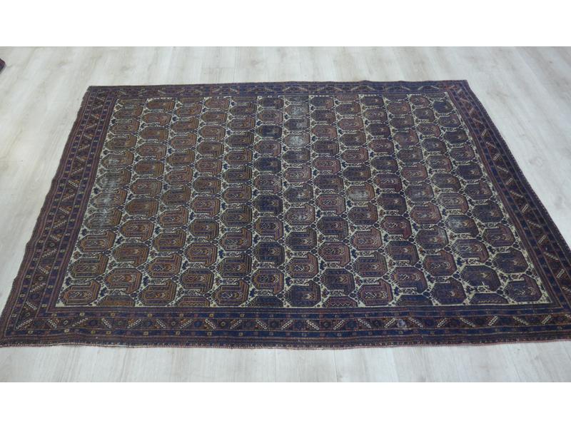 TAPIS rectangulaire en laine à décor de botehs...