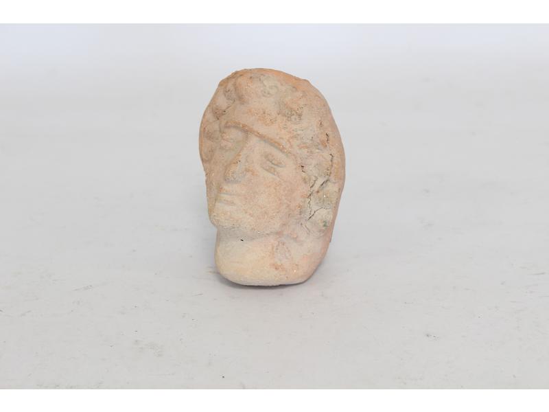 TÊTE DE FEMME en terre cuite, style Grec...
