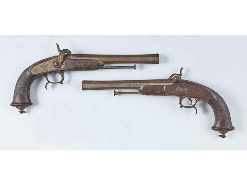PAIRE DE PISTOLETS d'officier modèle 1833,...
