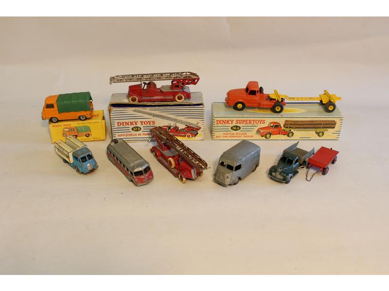 DINKY TOYS (9 véhicules)