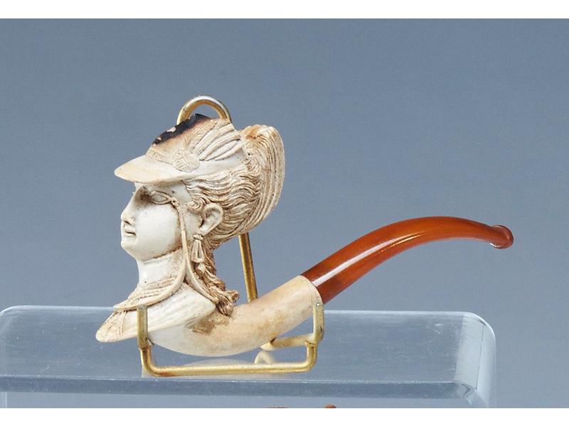 PIPE en écume et écaille représentant une...
