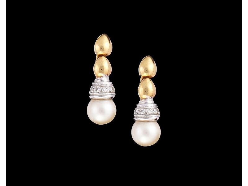 PAIRE DE BOUCLES D'OREILLES en or jaune et...