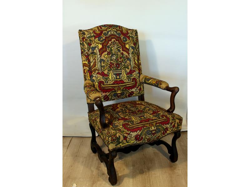 FAUTEUIL à haut dossier en chêne tourné en...