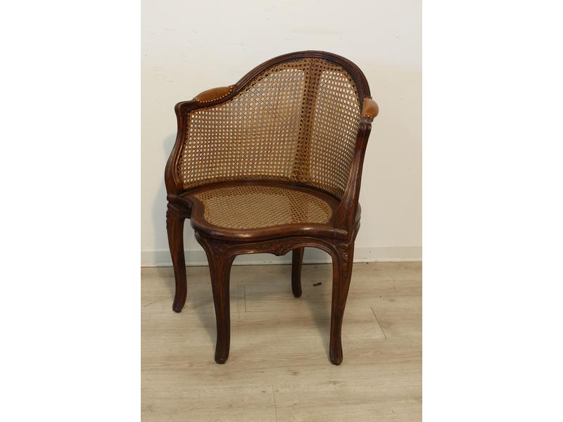 FAUTEUIL DE BUREAU en hêtre teinté mouluré...