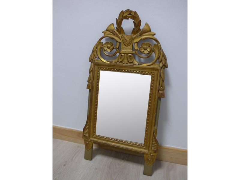 PETIT MIROIR rectangulaire dans un cadre...