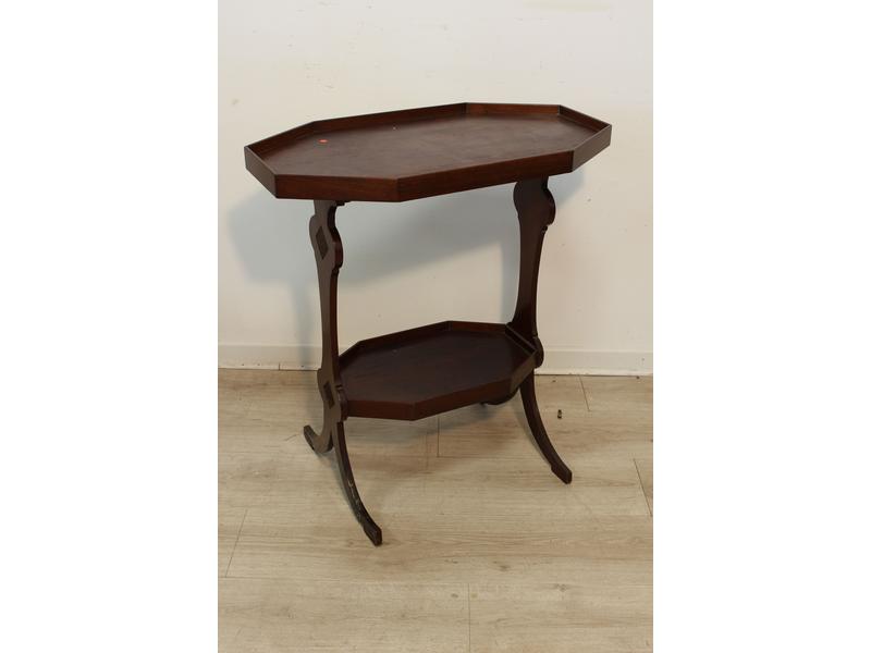 TABLE en auge en acajou, plateau octogonal...