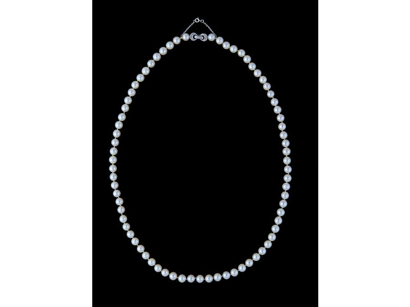 COLLIER CHOKER de perles de culture, le fermoir...