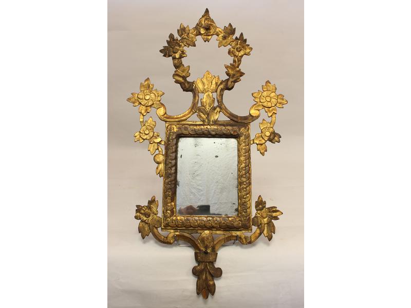 PETIT MIROIR dans un cadre en bois doré à...