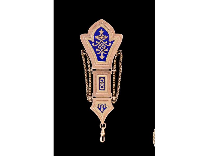 ELEMENT DE CHATELAINE en or jaune (750) émaillé...