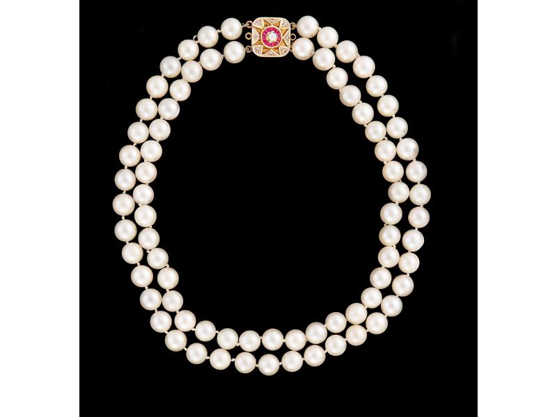 COLLIER DE 78 PERLES de culture (environ)...