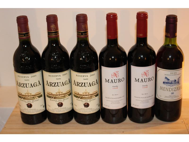 Lot de 6 Blles de vin d'Espagne comprenant:
-...