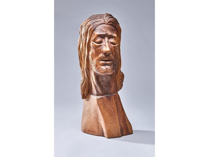 TÊTE DE CHRIST en olivier sculpté et signé...