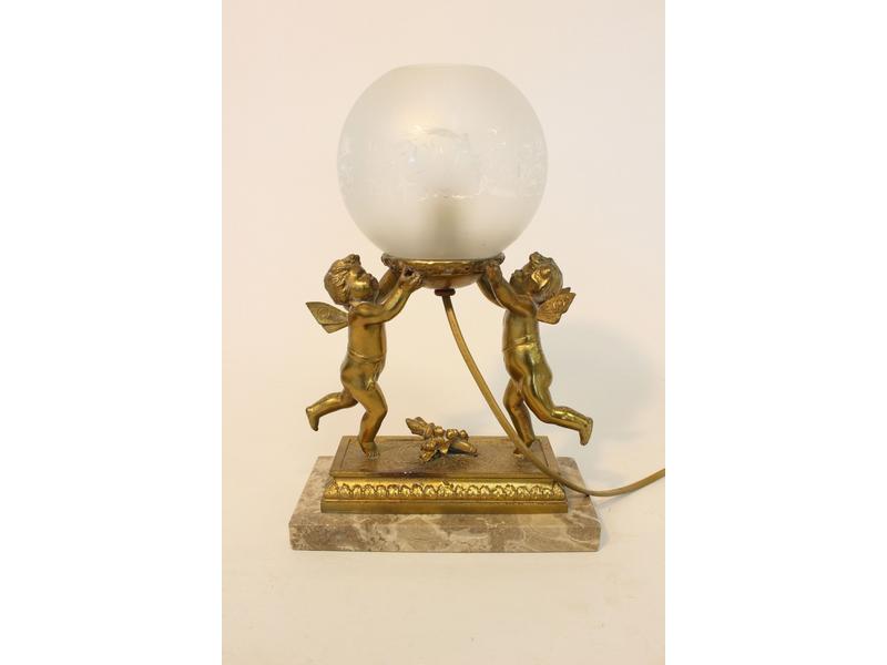 LAMPE DE CHEVET en métal doré représentant...