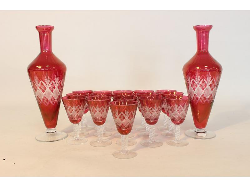 PARTIE DE SERVICE DE 16 VERRES A LIQUEUR...