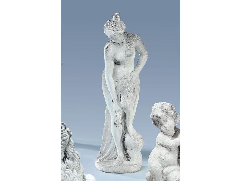 VENUS en pierre reconstituée.