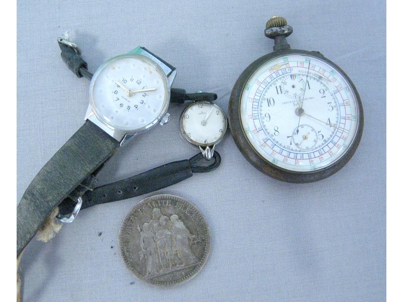 LOT : petite montre bracelet de dame OMEGA,...