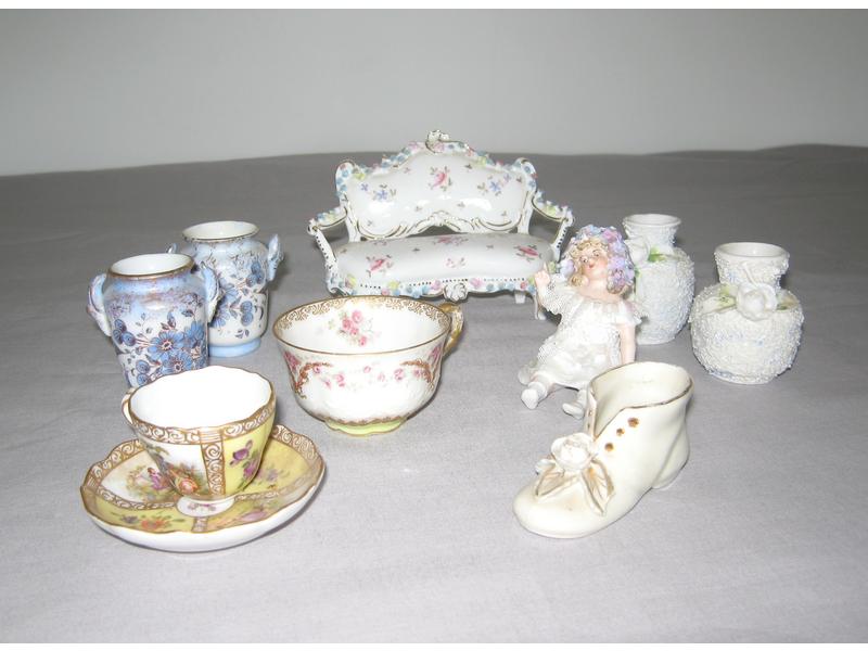 LOT D'OBJETS MINIATURES comprenant : tasse...