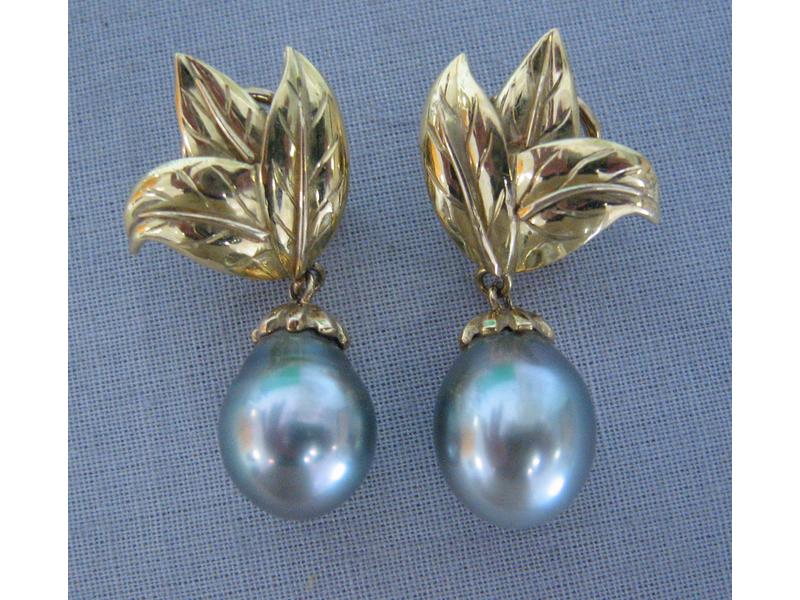 PENDANTS D'OREILLES en or jaune en forme...