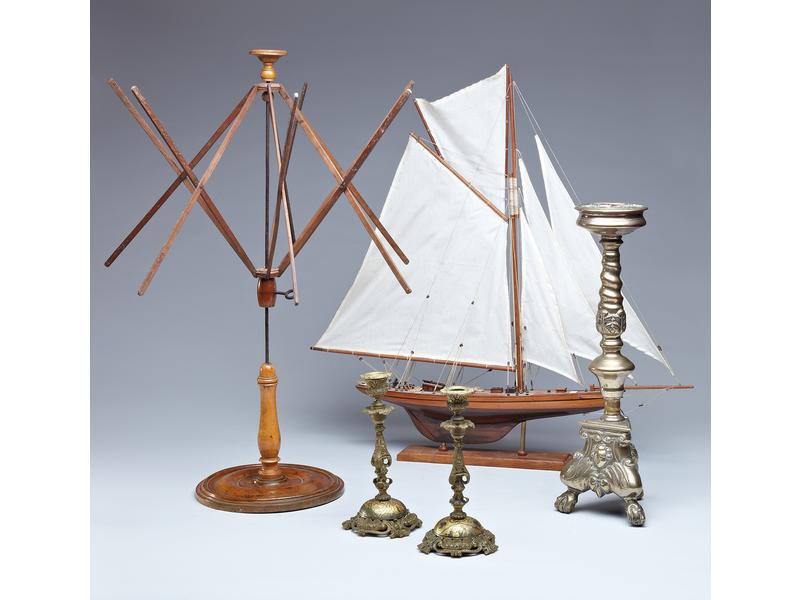 PEN DUICK, maquette en acajou et bois. Long....