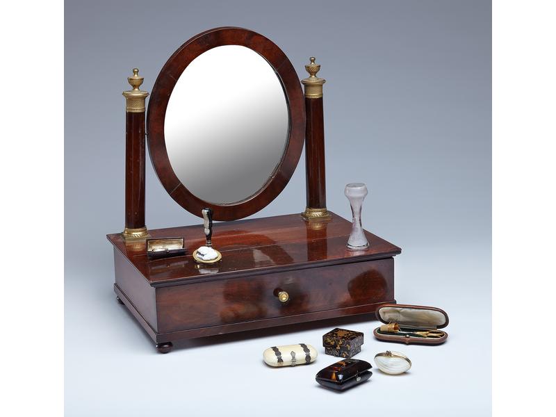 PETIT MIROIR DE TABLE EN PSYCHEE en acajou...