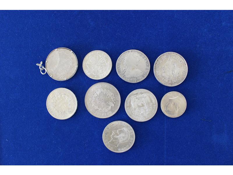 9 PIECES en argent: