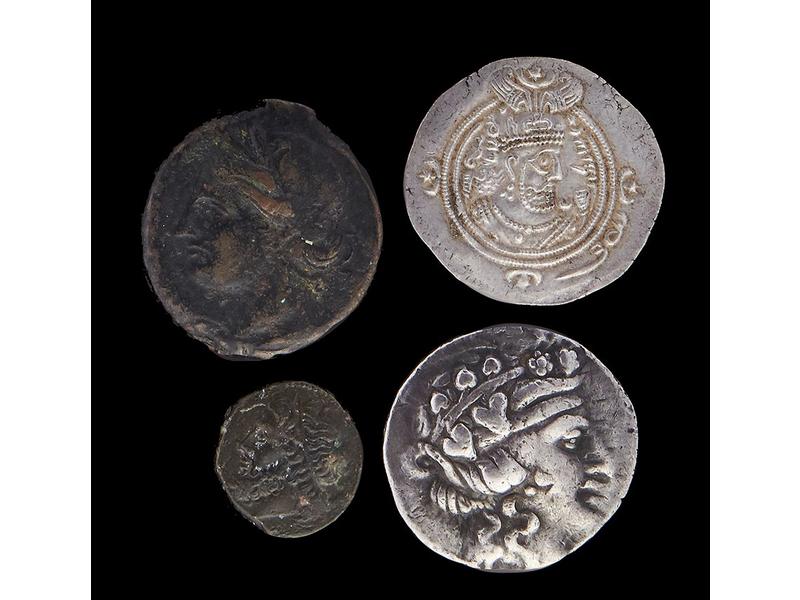 DIVERS. Grand bronze de Carthage au cheval...