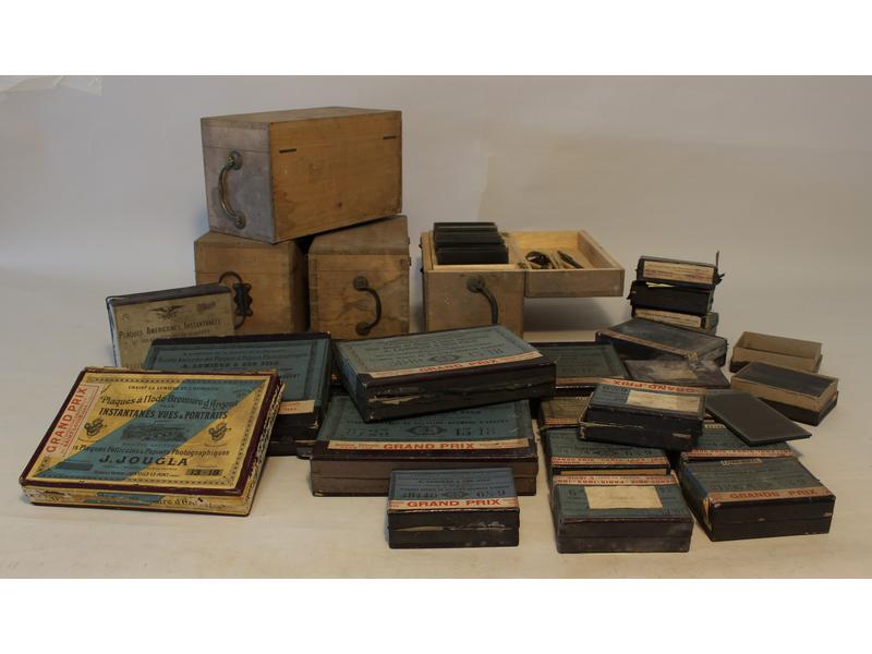 CHAMBRE PHOTOGRAPHIQUE en acajou et noyer...