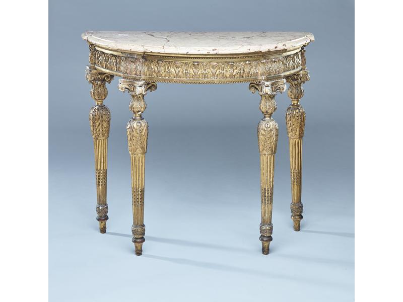 CONSOLE demi-lune en bois sculpté et doré,...