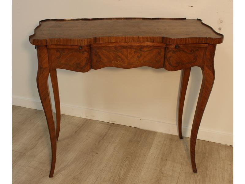 TABLE A ECRIRE rectangulaire en marqueterie,...