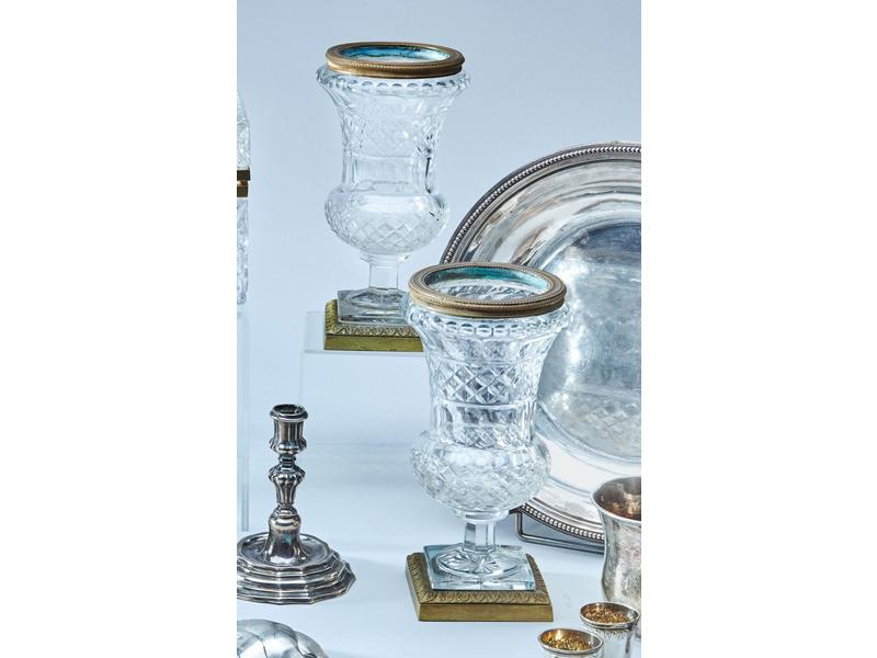 PAIRE DE VASES balustre en cristal en pointes...