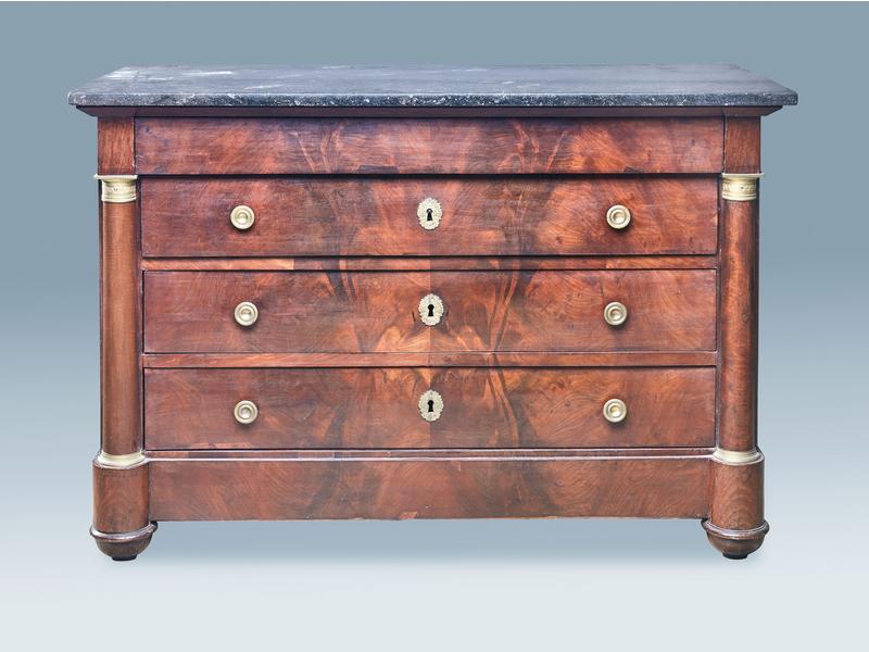 COMMODE rectangulaire en acajou et placage...