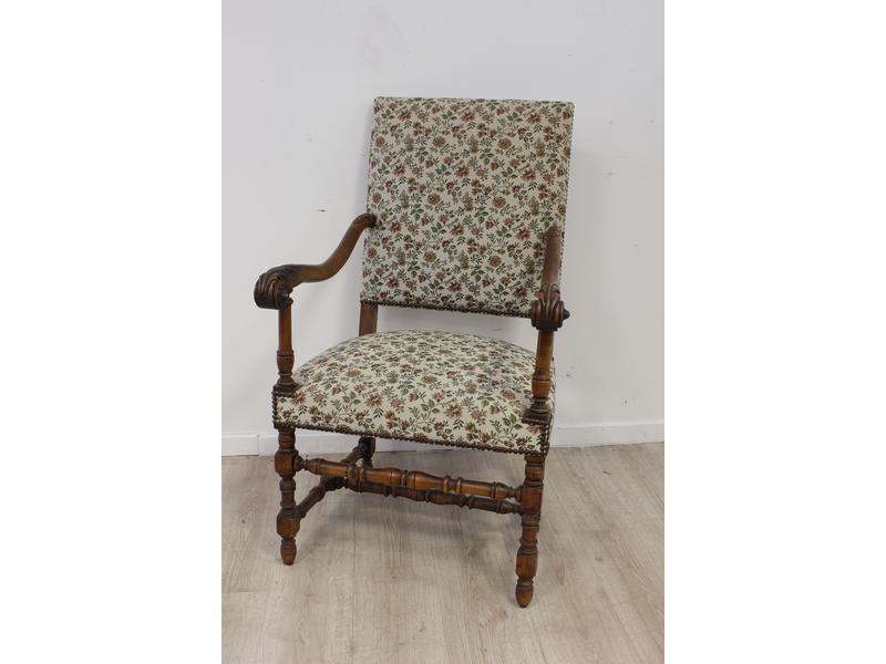 FAUTEUIL A BRAS en enroulement, garniture...