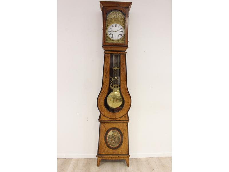 HORLOGE DE PARQUET en bois fruitier peint,...